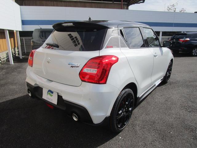 スイフトスポーツ ＺＣ３３Ｓ　ファイナルエディション　ナビ　バックカメラ　衝突被害軽減システム　デュアルセンサーブレーキサポート　ふらつき警報機能　ハイビームアシスト　先行車発進お知らせ機能　ＵＶカットガラス　パワーステアリング（10枚目）