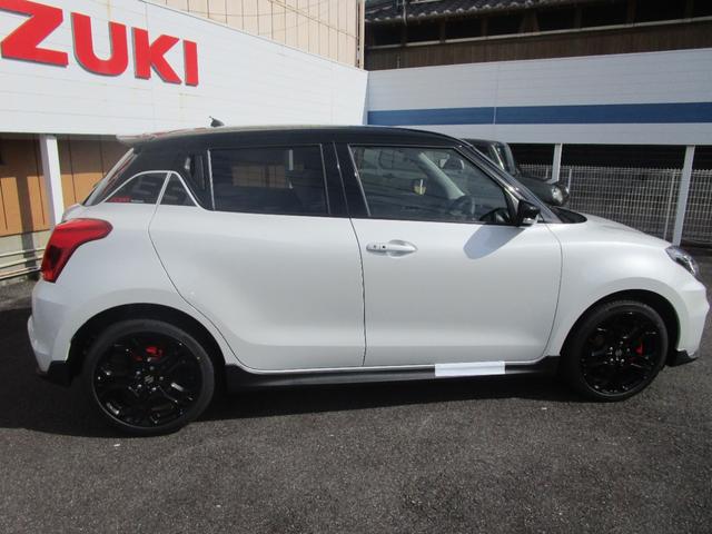 スイフトスポーツ ＺＣ３３Ｓ　ファイナルエディション　ナビ　バックカメラ　衝突被害軽減システム　デュアルセンサーブレーキサポート　ふらつき警報機能　ハイビームアシスト　先行車発進お知らせ機能　ＵＶカットガラス　パワーステアリング（11枚目）