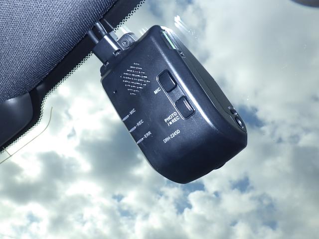 シビック タイプＲ　ホンダコネクトナビ　純正前後ドラレコ　純正アルミホイール　ＥＴＣ　ＬＥＤヘッドライト　バックカメラ　ホンダセンシング（13枚目）