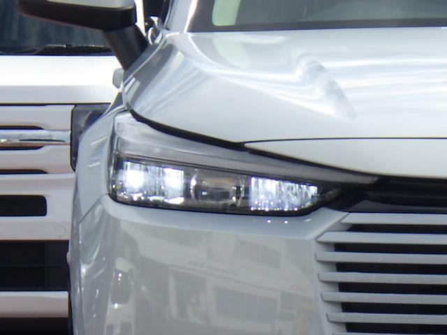 ★ＬＥＤヘッドライト搭載★白っぽく光る明るく省電力なＬＥＤライト！先進的な白い輝きでフロントフェースを引き締めます☆
