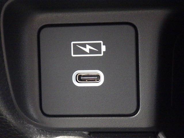 ★ＵＳＢ充電ソケット付ですので、スマートフォン等の充電もアダプター無しで可能です★