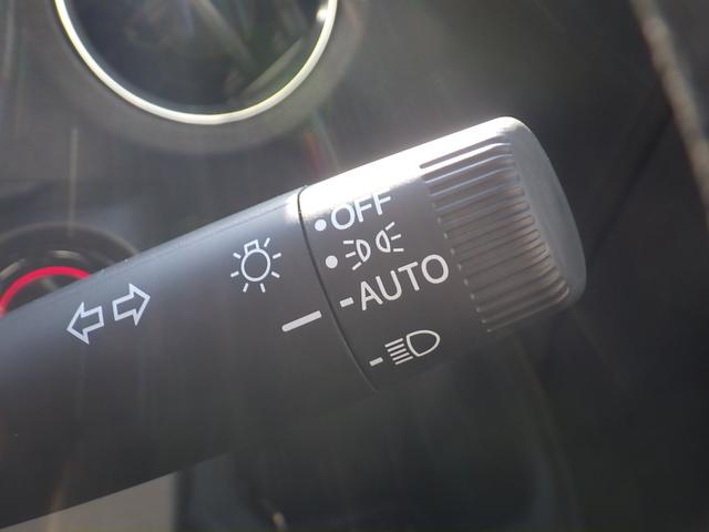 ★オートライトも標準装備ですので、夜間の付け忘れ、降車時の消し忘れ、トンネル通過時の点灯・消灯忘れも防止出来ます。