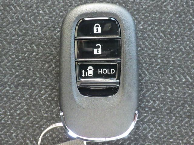 ★スマートキー★キーを携帯しているだけでカギの開け閉めからエンジン始動までできるスマートキー！キーを取り出す必要がないので楽チンです☆