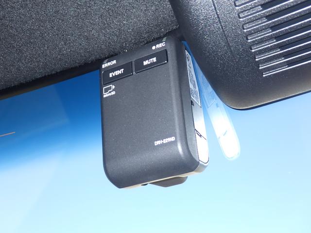 Ｎ－ＢＯＸカスタム Ｌスタイル＋ブラック　いまコレ＋新品フロアマット　純正９インチナビＬＸＵ－２３７ＮＢｉ　ＥＴＣ　純正３カメラドラレコ　シートヒーター　両側電動スライドドア　ＬＥＤヘッドライト　衝突軽減ブレーキ　Ｂｌｕｅｔｏｏｔｈ接続可（10枚目）