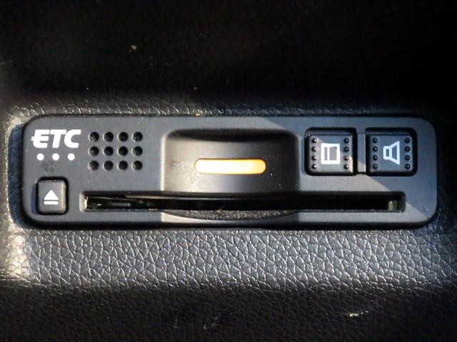 シャトル ハイブリッドＺホンダセンシング　純正８インチナビＶＸＭ－２０７ＶＦＥｉ　前後純正ドラレコ　純正アルミ　ＥＴＣ　シートヒーター　バックモニター　ＬＥＤヘッドライト　衝突軽減ブレーキ（12枚目）