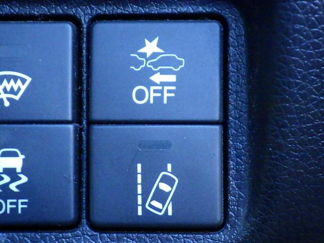 シャトル ハイブリッドＺホンダセンシング　純正８インチナビＶＸＭ－２０７ＶＦＥｉ　前後純正ドラレコ　純正アルミ　ＥＴＣ　シートヒーター　バックモニター　ＬＥＤヘッドライト　衝突軽減ブレーキ（17枚目）