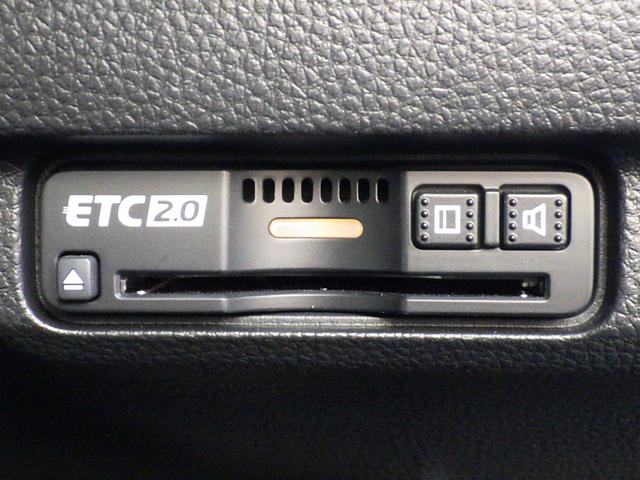 シビック ｅ：ＨＥＶＥＸ　ホンダコネクトナビ　ＥＴＣ　シートヒーター　パワーシート　ＬＥＤヘッドライト　衝突軽減ブレーキ　バックモニター（12枚目）