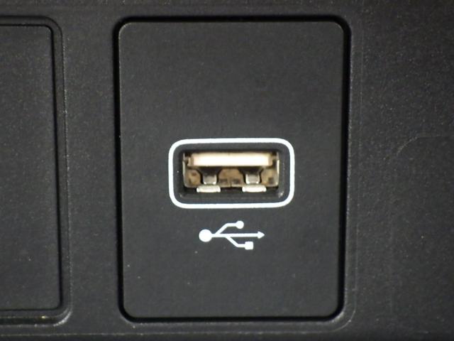 フィット ホーム　純正９インチナビＶＸＵ－２１５ＦＴｉ　ＥＴＣ　バックモニター　ＬＥＤヘッドライト　衝突軽減ブレーキ　Ｂｌｕｅｔｏｏｔｈ接続可（17枚目）