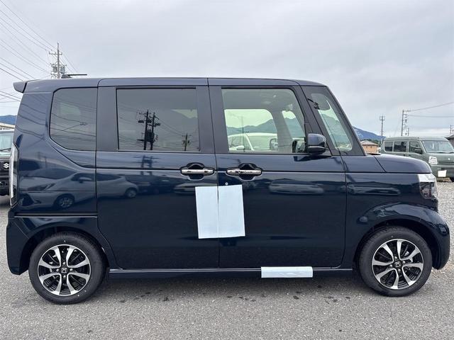 Ｎ－ＢＯＸカスタム コーディネートスタイル　届出済未使用車　ホンダセンシング　両側パワースライドドア　前席シートヒーター　ＬＥＤヘッド＆フォグライト　バックカメラ　ハーフレザーシート　オートリトラミラー　オートハイビーム　純正ＡＷ　スマートキー（5枚目）