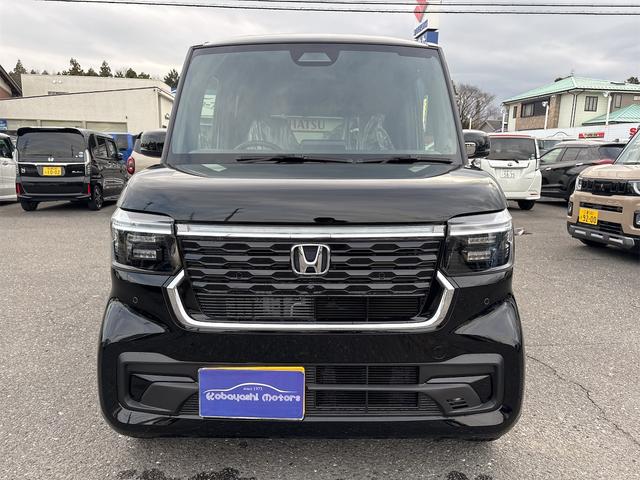 Ｎ－ＢＯＸカスタム ターボ　届出済未使用車　ターボ車　ホンダセンシング　両側パワースライドドア　前席シートヒーター　ハーフレザーシート　バックカメラ　ＬＥＤヘッドライト　ＡＣＣ　純正アルミ　オートハイビーム　スマートキー２個（3枚目）