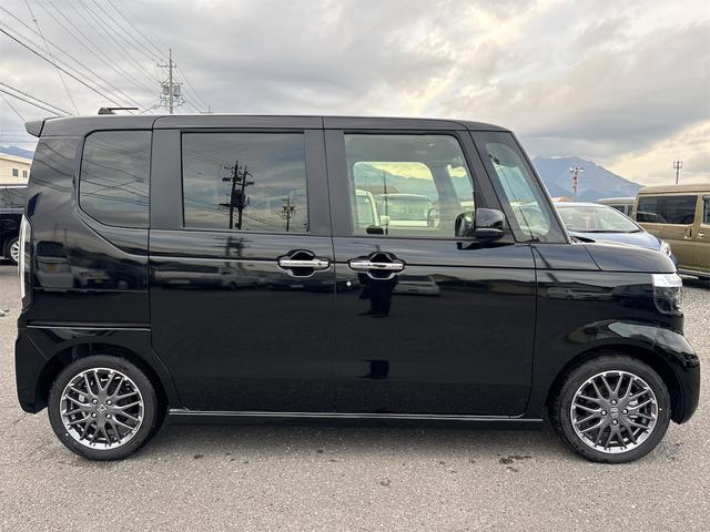 Ｎ－ＢＯＸカスタム ターボ　届出済未使用車　ターボ車　ホンダセンシング　両側パワースライドドア　前席シートヒーター　ハーフレザーシート　バックカメラ　ＬＥＤヘッドライト　ＡＣＣ　純正アルミ　オートハイビーム　スマートキー２個（5枚目）