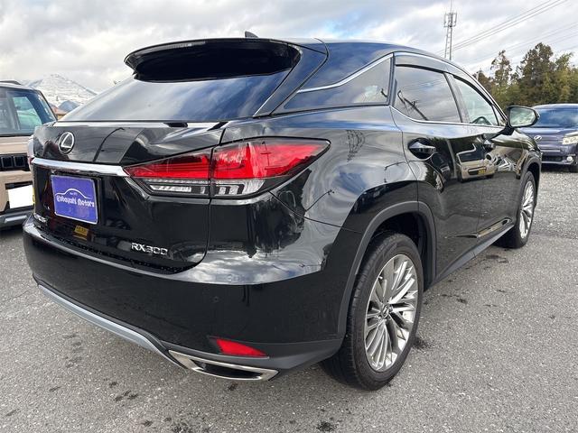 ＲＸ ＲＸ３００　バージョンＬ　セーフティセンス　純正ナビ　地デジＴＶ　ＢＴ　パノラミックビューモニター　ＥＴＣ２．０　ＨＵＤ　パワーバックドア　後席モニタ　ＢＳＭ　ＭＯＰ２０インチＡＷ　シートヒーター　ベンチレーション　本革シート（6枚目）