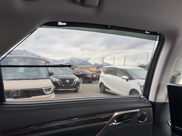 ＲＸ ＲＸ３００　バージョンＬ　セーフティセンス　純正ナビ　地デジＴＶ　ＢＴ　パノラミックビューモニター　ＥＴＣ２．０　ＨＵＤ　パワーバックドア　後席モニタ　ＢＳＭ　ＭＯＰ２０インチＡＷ　シートヒーター　ベンチレーション　本革シート（53枚目）