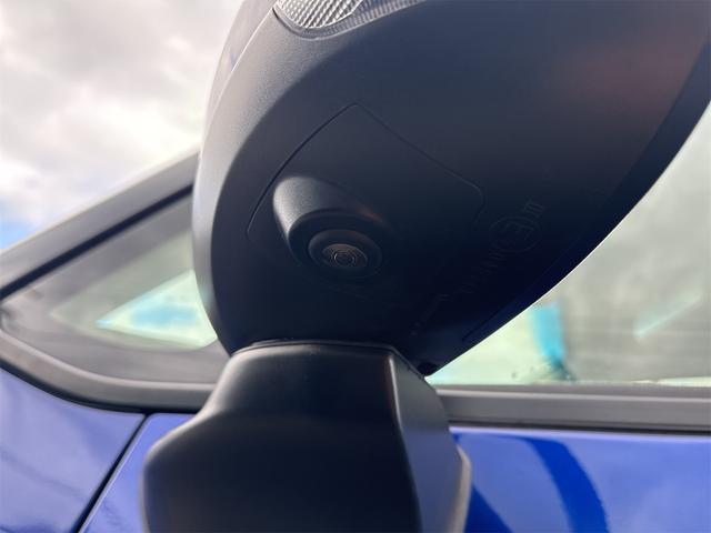 360°全方位が確認できる『パノラマモニター付』(右サイドカメラ部)