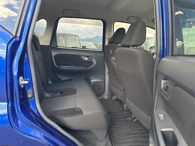 分割可倒式リヤシート。用途に合わせて色々シートアレンジ出来ます。