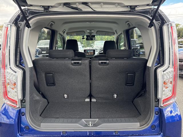 分割可倒式リヤシート。用途に合わせて色々シートアレンジ出来ます。