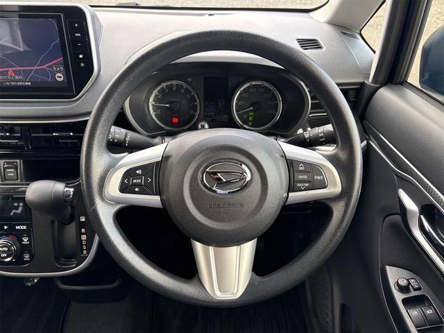 オーディオ用ステアリングスイッチ付。手元で簡単に操作できます。