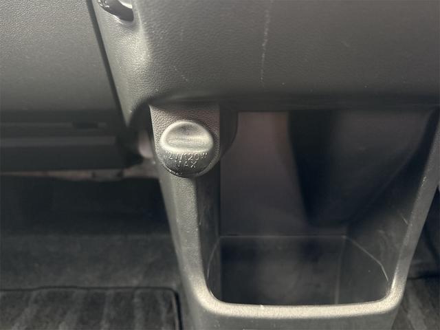 DC12Vアクセサリーソケット付。電子機器等の接続にご利用頂けます。