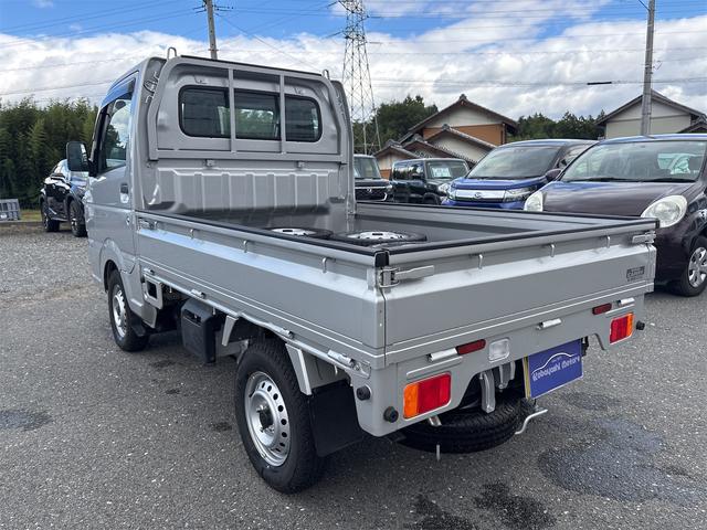 キャリイトラック KCエアコン・パワステ 4WD 5速ミッション車 エアコン パワステ オートライト 純正ラジオ 純正ドアバイザー ABS 荷台ゴムマット ゲートプロテクター 横滑り防止 フロアラバーマット 運転席・助手席エアバッグ(8枚目)