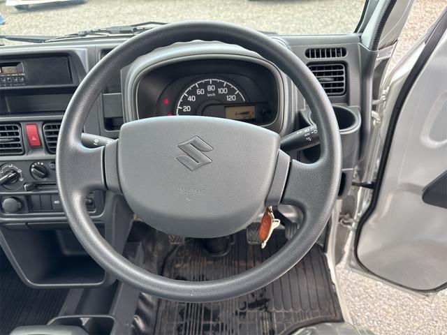 キャリイトラック KCエアコン・パワステ 4WD 5速ミッション車 エアコン パワステ オートライト 純正ラジオ 純正ドアバイザー ABS 荷台ゴムマット ゲートプロテクター 横滑り防止 フロアラバーマット 運転席・助手席エアバッグ(14枚目)