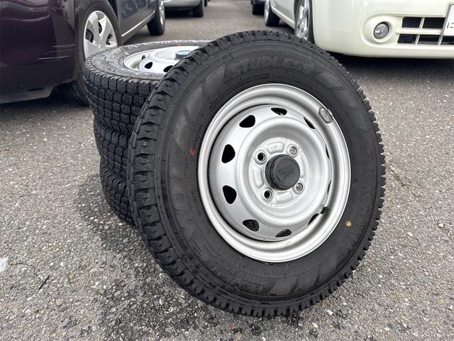 キャリイトラック KCエアコン・パワステ 4WD 5速ミッション車 エアコン パワステ オートライト 純正ラジオ 純正ドアバイザー ABS 荷台ゴムマット ゲートプロテクター 横滑り防止 フロアラバーマット 運転席・助手席エアバッグ(22枚目)