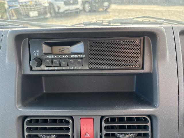 キャリイトラック KCスペシャル 走校距離少ない オートマ車 エアコン パワステ パワーウィンドウ 荷台マット ゲートプロテクター キーレス フロアラバーマット ドアバイザー エアバッグ AN/FMラジオデッキ(15枚目)