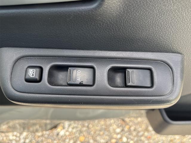 キャリイトラック KCスペシャル 走校距離少ない オートマ車 エアコン パワステ パワーウィンドウ 荷台マット ゲートプロテクター キーレス フロアラバーマット ドアバイザー エアバッグ AN/FMラジオデッキ(19枚目)