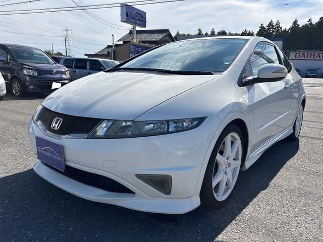 シビック タイプR ユーロ 6速ミッション車 タイプR専用シート HIDヘッドライト フォグライト 純正18インチアルミ キーレス プッシュスタート コーナーセンサー VSA(2枚目)