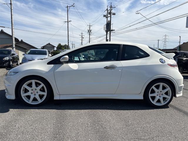 シビック タイプR ユーロ 6速ミッション車 タイプR専用シート HIDヘッドライト フォグライト 純正18インチアルミ キーレス プッシュスタート コーナーセンサー VSA(9枚目)