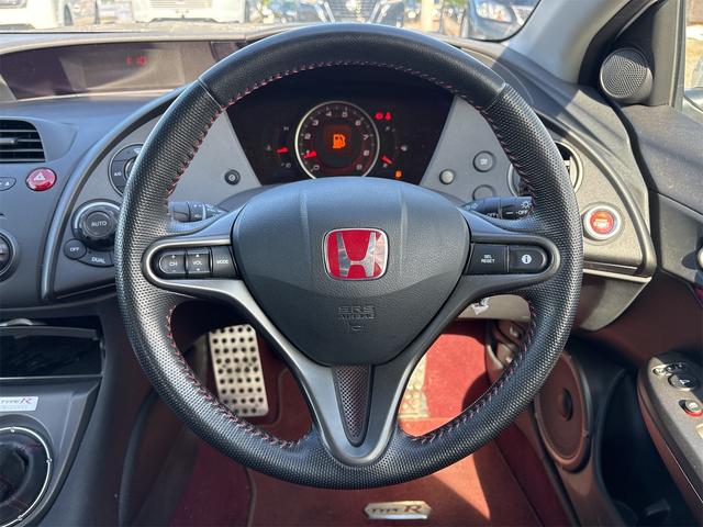 シビック タイプR ユーロ 6速ミッション車 タイプR専用シート HIDヘッドライト フォグライト 純正18インチアルミ キーレス プッシュスタート コーナーセンサー VSA(22枚目)