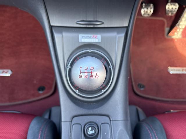 シビック タイプR ユーロ 6速ミッション車 タイプR専用シート HIDヘッドライト フォグライト 純正18インチアルミ キーレス プッシュスタート コーナーセンサー VSA(24枚目)