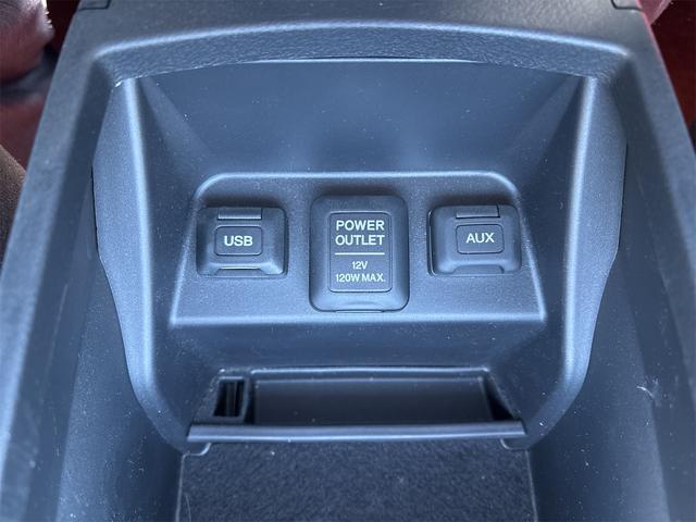 シビック タイプR ユーロ 6速ミッション車 タイプR専用シート HIDヘッドライト フォグライト 純正18インチアルミ キーレス プッシュスタート コーナーセンサー VSA(26枚目)