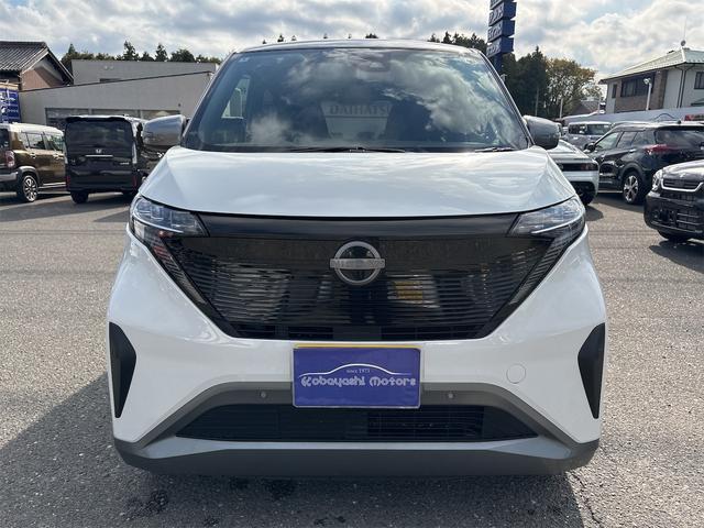 サクラ X 2トーンカラー エマージェンシーブレーキ 社外ディスプレイオーディオ Bluetooth LEDヘッドライト 純正14インチアルミ コーナーセンサー インテリキー2個(3枚目)