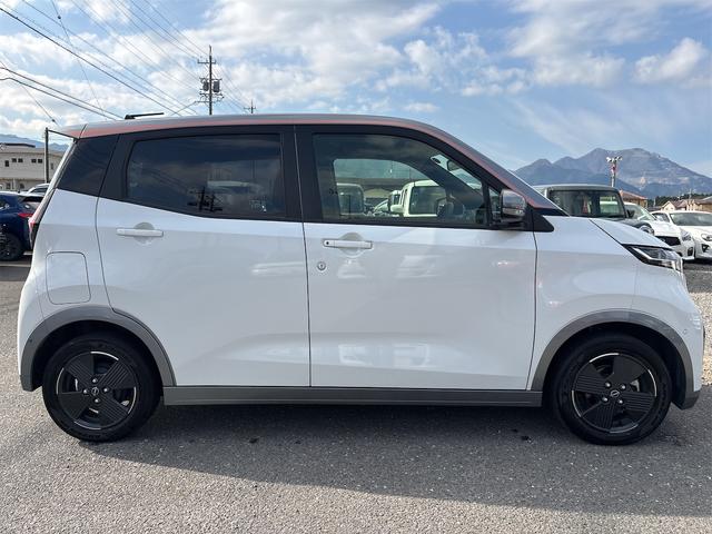 サクラ X 2トーンカラー エマージェンシーブレーキ 社外ディスプレイオーディオ Bluetooth LEDヘッドライト 純正14インチアルミ コーナーセンサー インテリキー2個(5枚目)