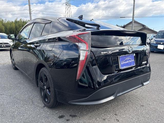 プリウス Ｓツーリングセレクション　セーフティセンス　純正９インチナビ　フルセグＴＶ　Ｂｌｕｅｔｏｏｔｈ　バックカメラ　ＥＴＣ　クルコン　ＬＥＤヘッドライト　前席シートヒーター　前後ドラレコ　レザーシート　純正アルミ　スマートキー２個（8枚目）