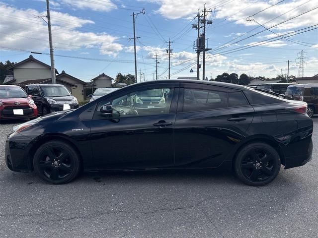 プリウス Ｓツーリングセレクション　セーフティセンス　純正９インチナビ　フルセグＴＶ　Ｂｌｕｅｔｏｏｔｈ　バックカメラ　ＥＴＣ　クルコン　ＬＥＤヘッドライト　前席シートヒーター　前後ドラレコ　レザーシート　純正アルミ　スマートキー２個（9枚目）