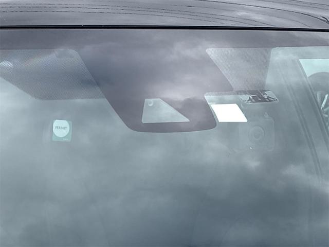 プリウス Ｓツーリングセレクション　セーフティセンス　純正９インチナビ　フルセグＴＶ　Ｂｌｕｅｔｏｏｔｈ　バックカメラ　ＥＴＣ　クルコン　ＬＥＤヘッドライト　前席シートヒーター　前後ドラレコ　レザーシート　純正アルミ　スマートキー２個（13枚目）