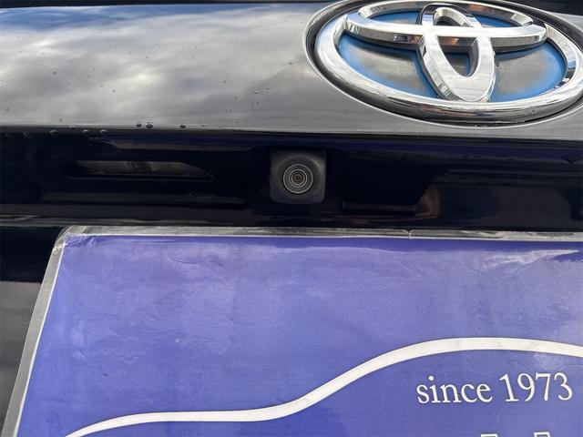 プリウス Ｓツーリングセレクション　セーフティセンス　純正９インチナビ　フルセグＴＶ　Ｂｌｕｅｔｏｏｔｈ　バックカメラ　ＥＴＣ　クルコン　ＬＥＤヘッドライト　前席シートヒーター　前後ドラレコ　レザーシート　純正アルミ　スマートキー２個（14枚目）