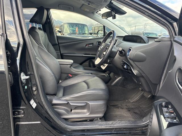 プリウス Ｓツーリングセレクション　セーフティセンス　純正９インチナビ　フルセグＴＶ　Ｂｌｕｅｔｏｏｔｈ　バックカメラ　ＥＴＣ　クルコン　ＬＥＤヘッドライト　前席シートヒーター　前後ドラレコ　レザーシート　純正アルミ　スマートキー２個（15枚目）