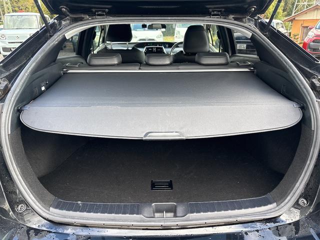 プリウス Ｓツーリングセレクション　セーフティセンス　純正９インチナビ　フルセグＴＶ　Ｂｌｕｅｔｏｏｔｈ　バックカメラ　ＥＴＣ　クルコン　ＬＥＤヘッドライト　前席シートヒーター　前後ドラレコ　レザーシート　純正アルミ　スマートキー２個（17枚目）