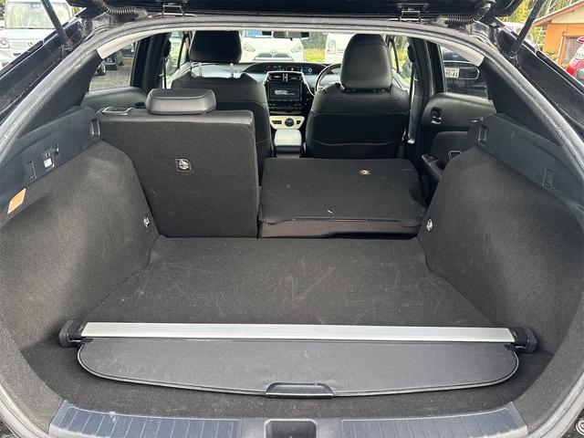 プリウス Ｓツーリングセレクション　セーフティセンス　純正９インチナビ　フルセグＴＶ　Ｂｌｕｅｔｏｏｔｈ　バックカメラ　ＥＴＣ　クルコン　ＬＥＤヘッドライト　前席シートヒーター　前後ドラレコ　レザーシート　純正アルミ　スマートキー２個（19枚目）