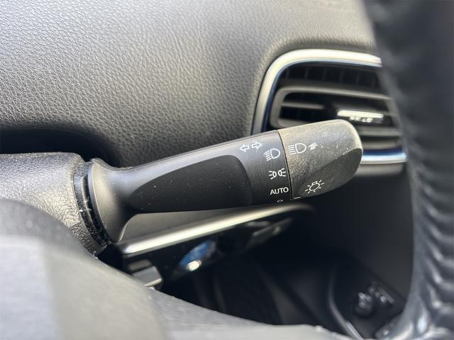 プリウス Ｓツーリングセレクション　セーフティセンス　純正９インチナビ　フルセグＴＶ　Ｂｌｕｅｔｏｏｔｈ　バックカメラ　ＥＴＣ　クルコン　ＬＥＤヘッドライト　前席シートヒーター　前後ドラレコ　レザーシート　純正アルミ　スマートキー２個（23枚目）