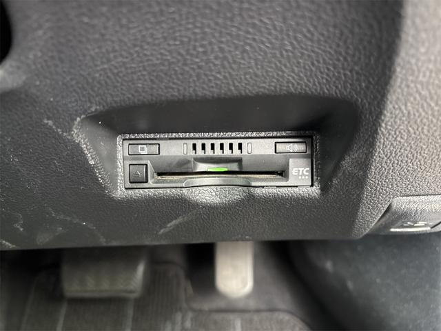 プリウス Ｓツーリングセレクション　セーフティセンス　純正９インチナビ　フルセグＴＶ　Ｂｌｕｅｔｏｏｔｈ　バックカメラ　ＥＴＣ　クルコン　ＬＥＤヘッドライト　前席シートヒーター　前後ドラレコ　レザーシート　純正アルミ　スマートキー２個（32枚目）