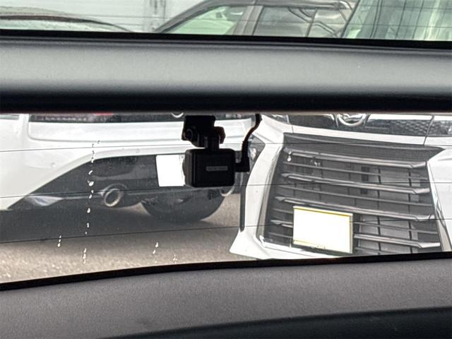 プリウス Ｓツーリングセレクション　セーフティセンス　純正９インチナビ　フルセグＴＶ　Ｂｌｕｅｔｏｏｔｈ　バックカメラ　ＥＴＣ　クルコン　ＬＥＤヘッドライト　前席シートヒーター　前後ドラレコ　レザーシート　純正アルミ　スマートキー２個（35枚目）