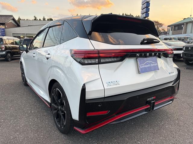 オーラ ニスモ　エマージェンシーブレーキ　純正９インチナビ　地デジＴＶ　ＢＴ　アラウンドビューモニター　プロパイロット　デジタルインナーミラー　ドラレコ　ＥＴＣ２．０　ワイヤレス充電　前席シート＆ステアリングヒーター（8枚目）