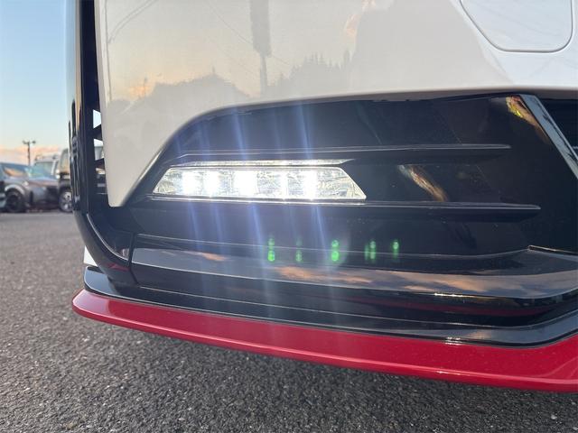 オーラ ニスモ　エマージェンシーブレーキ　純正９インチナビ　地デジＴＶ　ＢＴ　アラウンドビューモニター　プロパイロット　デジタルインナーミラー　ドラレコ　ＥＴＣ２．０　ワイヤレス充電　前席シート＆ステアリングヒーター（12枚目）