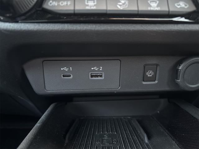 オーラ ニスモ　エマージェンシーブレーキ　純正９インチナビ　地デジＴＶ　ＢＴ　アラウンドビューモニター　プロパイロット　デジタルインナーミラー　ドラレコ　ＥＴＣ２．０　ワイヤレス充電　前席シート＆ステアリングヒーター（33枚目）