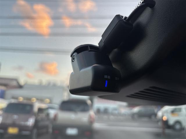 オーラ ニスモ　エマージェンシーブレーキ　純正９インチナビ　地デジＴＶ　ＢＴ　アラウンドビューモニター　プロパイロット　デジタルインナーミラー　ドラレコ　ＥＴＣ２．０　ワイヤレス充電　前席シート＆ステアリングヒーター（42枚目）