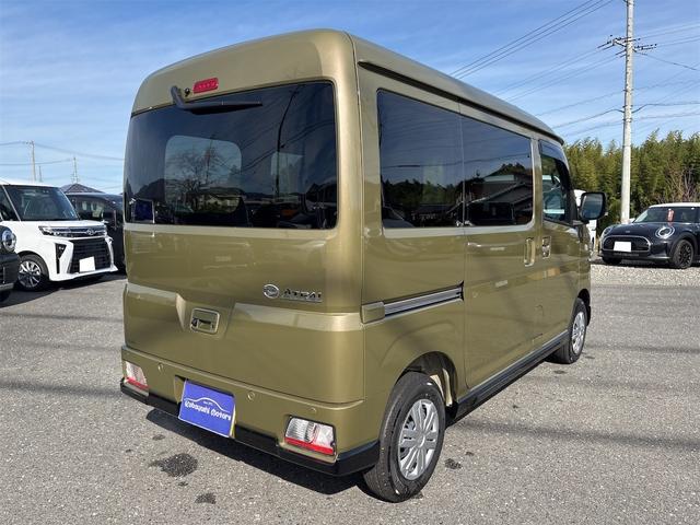 アトレー ＲＳ　届出済未使用車　４ＷＤ　ターボ車　両側パワースライドドア　バックカメラ　ＬＥＤヘッド＆フォグ　クルコン　オーバーヘッドシェルフ　プッシュスタート　スマートキー　純正マット　純正バイザー（6枚目）