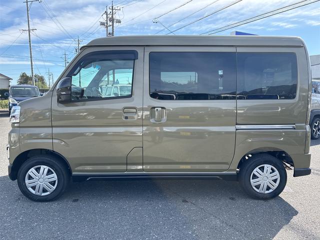 アトレー ＲＳ　届出済未使用車　４ＷＤ　ターボ車　両側パワースライドドア　バックカメラ　ＬＥＤヘッド＆フォグ　クルコン　オーバーヘッドシェルフ　プッシュスタート　スマートキー　純正マット　純正バイザー（9枚目）